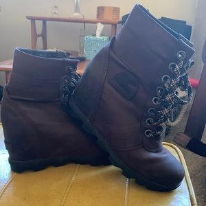 Sorel Lexie Wedge Bootie Burgundy 8.5